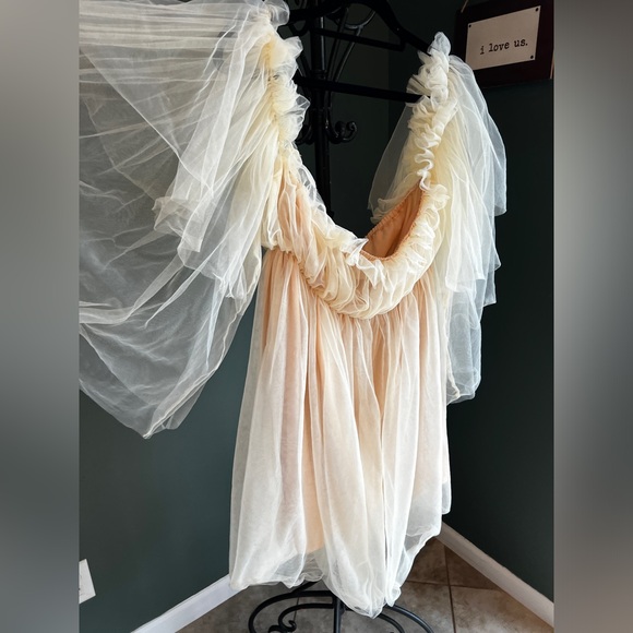 Maternity Tulle Dress - Picture 3 of 6